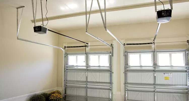 Residential Emergency Garage Door Repair in Englewood, FL