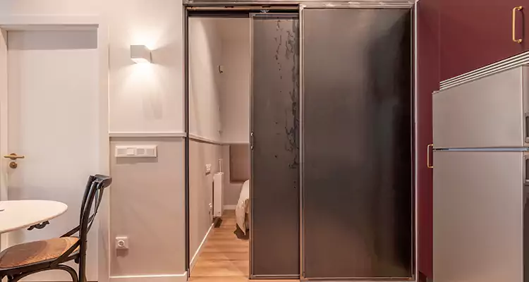 We Fix Closet Sliding Door in Englewood, FL 