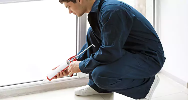 Window Glass Caulk Repair in Englewood, FL