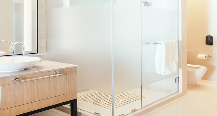 Expert Shower Door Fix and Repair in Englewood, FL